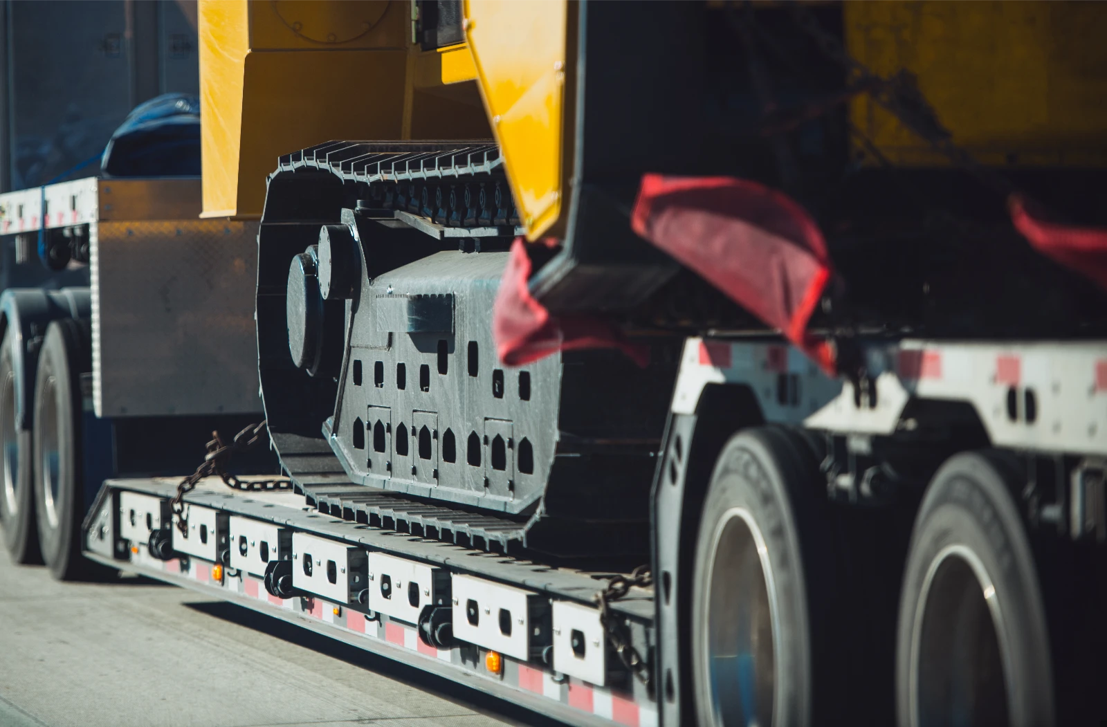 Heavy Equipment Transport Costs in Canada: What Determines the Price?